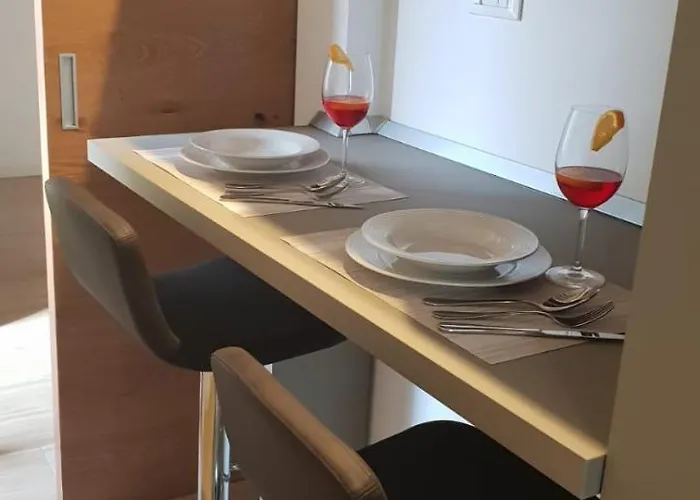 Snc1018 Modern Boutique Apartment